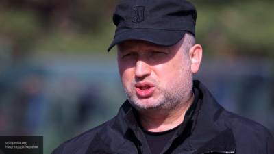 Турчинов заявил о необходимости открыть уголовное дело против Зеленского
