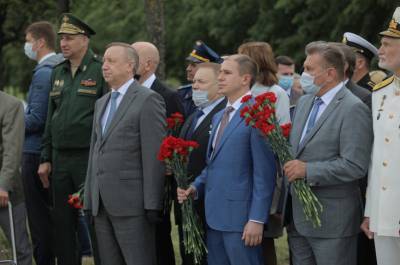 Михаил Романов отметил особый статус ВДВ в системе российской армии