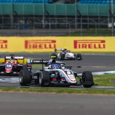 Александр Смоляр одержал первую победу в "Формуле-3"