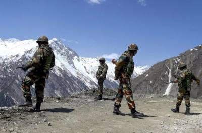 Представители командования Индии и Китая начали переговоры о границе