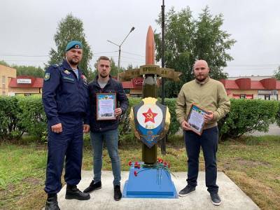 Виктор Бетехтин принял участие в открытии памятного знака воинам-десантникам