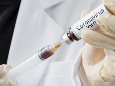 Богатые страны уже заказали более миллиарда доз вакцин от коронавируса - Bloomberg