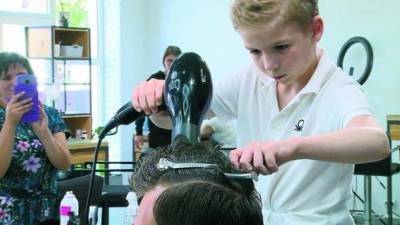 Самый молодой, 9-летний, парикмахер живет на Прикарпатье