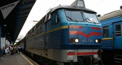 Украинскую телеведущую избили в поезде и пытались изнасиловать на глазах у сына