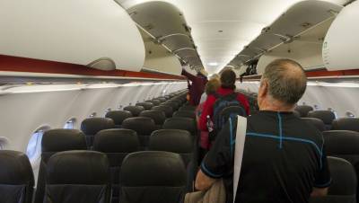 Пассажиры самолета подрались из-за маски во время полета на Ибицу