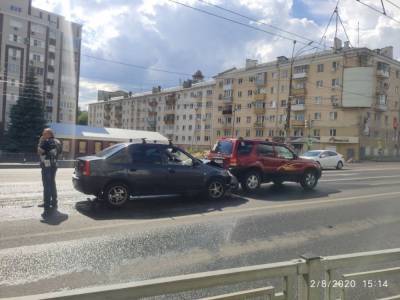 Два водителя пострадали в ДТП у остановки «Улица Манежная»
