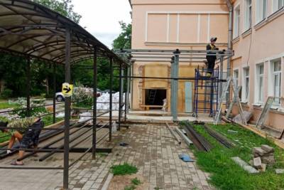 В Гатчине обновят здание детской поликлиники
