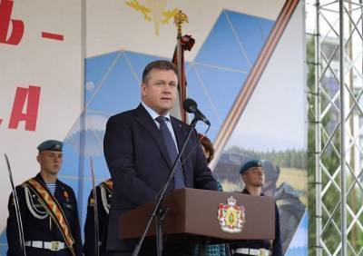 Губернатор Любимов поздравил рязанцев с 925-летием города и 90-летием ВДВ