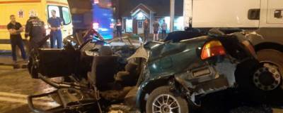 В Новосибирске в ночном ДТП с участием грузовика погибли парень и девушка