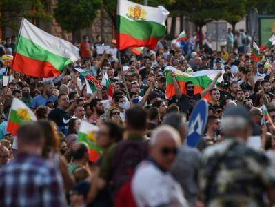 Участники антиправительственных протестов в Болгарии заблокировали шоссе, ведущее в Грецию