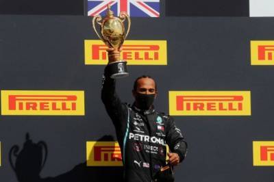 Гонщик «Мерседеса» Хэмилтон выиграл Гран-при Великобритании