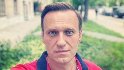 Навальный находится в тяжелом состоянии на ИВЛ