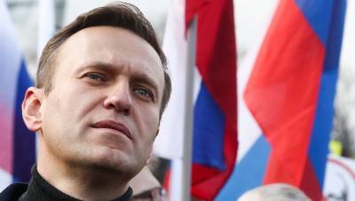 Навального подключили к ИВЛ после экстренной госпитализации