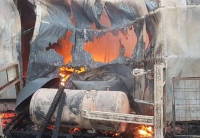 В Харьковской области горел склад резиновых изделий (фото)