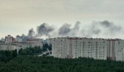 В Воронеже загорелся заброшенный экскаваторный завод