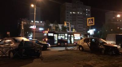 Авто в "щепки": авария на Фрунзе попала на камеры в Ярославле