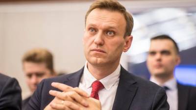 СМИ: Алексея Навального отправили, он в коме