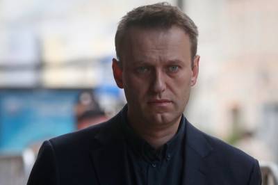Навальный впал в кому и подключен к ИВЛ из-за отравления: видео криков политика в самолете