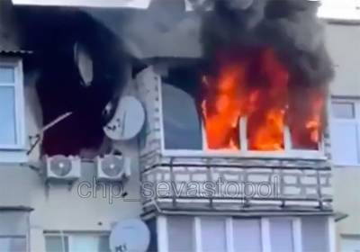 Жилой дом загорелся в Севастополе