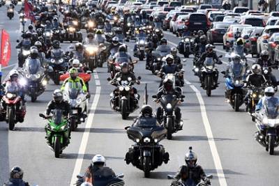 В Госдуме собрались ужесточить наказание для шумных мотоциклистов