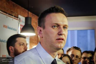Полиция намерена досмотреть личные вещи и багаж Навального