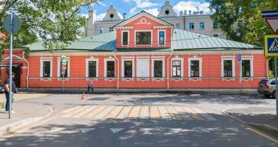 Собянин осмотрел итоги реставрации городской усадьбы Матвеевых в Волховском переулке