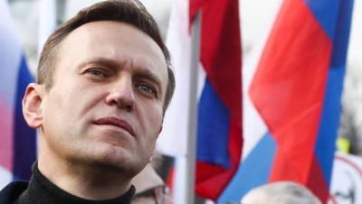 Алексея Навального отравили? Яростный критик Кремля находится в коме