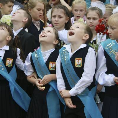 Школьные праздничные линейки на 1 сентября во всей России не будут отменены