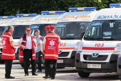 В Ровно испуганные коронавирусом медики бросили в подъезде труп старушки