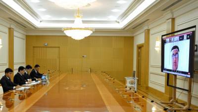 Туркменистан предложил ОАЭ свой текстиль, ковры и продукты