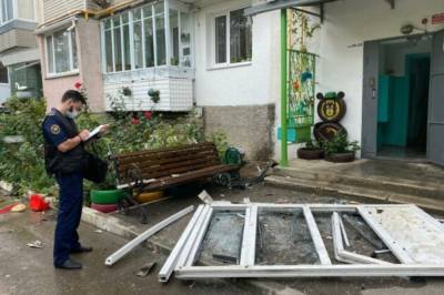 В Крыму в жилом доме прогремел мощный взрыв: людей эвакуировали
