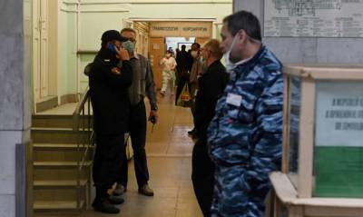 Руководство омской больницы не разрешило перевезти Алексея Навального в другое медучреждение