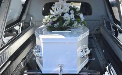 В Великобритании семья по ошибке похоронила незнакомого пенсионера