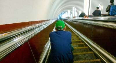 В Киеве на станции метро "Вокзальная" запустили все эскалаторы