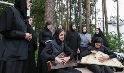 Монахинь из Среднеуральского женского монастыря переводят в другие обители