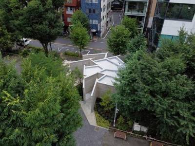 «Туалеты-лабиринты»: в Токио построили необычные конструкции (ФОТО)