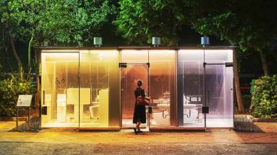 В Токио установят необычные прозрачные туалеты
