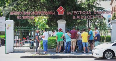 Екатерина Тикарадзе - Тенгиз Церцвадзе - Тбилисская инфекционная больница прекратила прием пациентов с COVID-19 и ВИЧ - sputnik-georgia.ru - Тбилиси