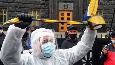 Украина осталась без денег на пороге второй волны коронавируса