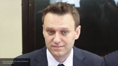 Коммунисты из "УГ" Навального "закрыли глаза" на инцидент в самолете