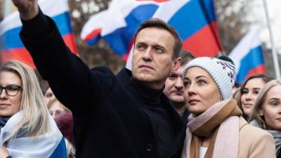 Эксперты рассказали, кто может стоять за отравлением Навального