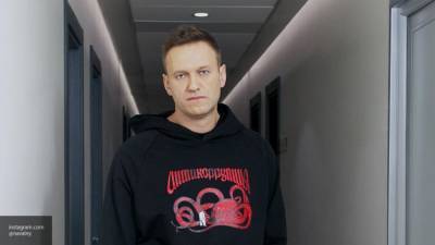 Медики из Москвы прилетят в Омск для экспертизы по "отравлению" Навального