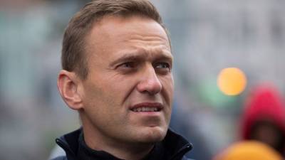 Главврач омской больницы заявил, что Навальный нетранспортабелен