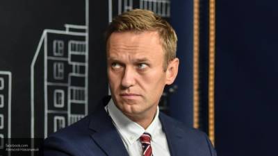 Аркатов: Навальный использует "отравление" для бегства на Запад