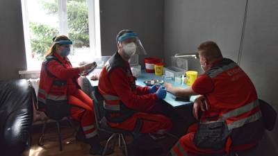 На Украине за сутки выявлено 2106 случаев коронавируса