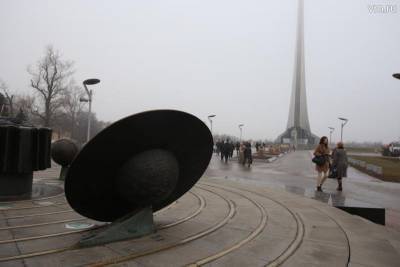 В Москве отремонтируют памятник на ВДНХ