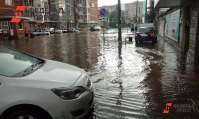 В Екатеринбурге перекрыли Шефскую из-за очередного потопа