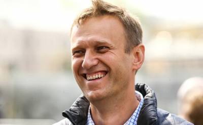 В Омск за Алексеем Навальным прибыл спецборт из Германии, но забрать политика не разрешают врачи