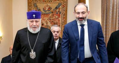 Премьер поздравил Католикоса всех армян с днем рождения