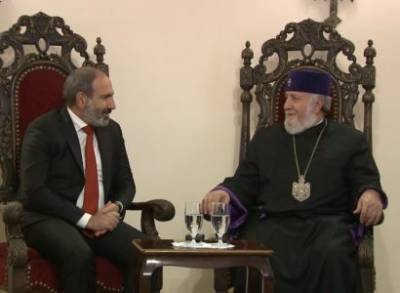 Премьер-министр поздравил Католикоса всех армян с днем рождения